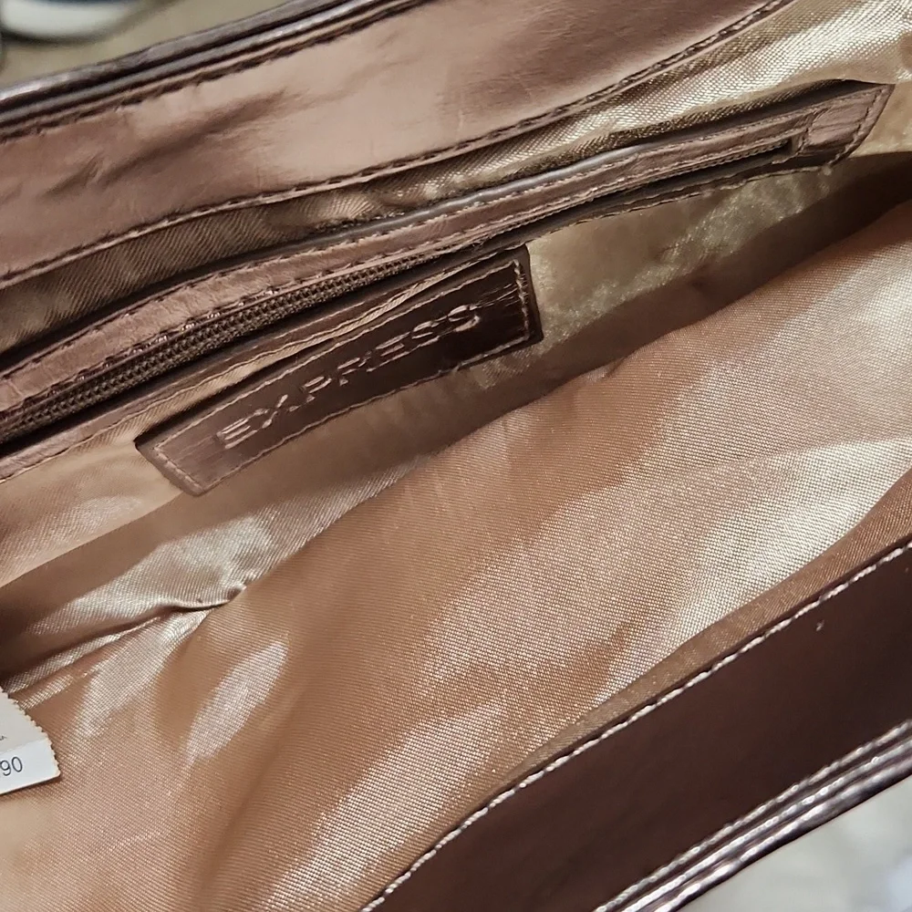 NWT Express clutch- gold/silver